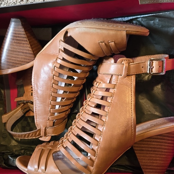 Vince Camuto Women's Tan Sandals Size 9 - Picture 6 of 7